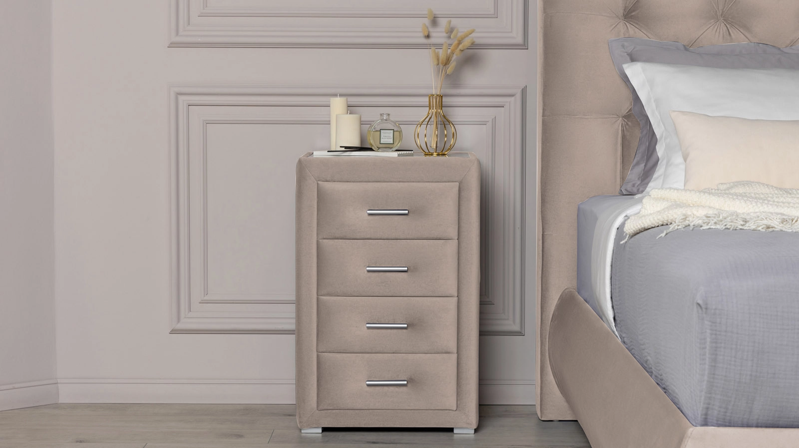 Bedside table Richmond with glass and chrome handles - 2 - большое изображение